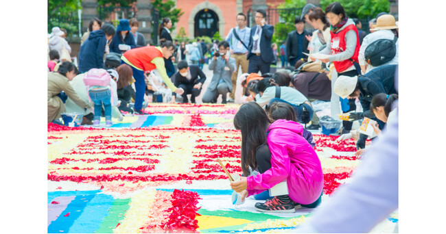 静岡県藤枝市で花の絨毯「インフィオラータ」初開催！国内第一人者藤川靖彦氏とDMMが“藤枝市 花でつながる華の祭典 フラワーアートフェス”をプロデュース