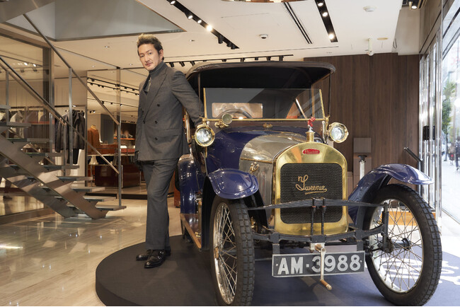 10月30日よりダンヒル銀座本店でDUNHILL MOTORITIES EXHIBITIONを開催。歌舞伎俳優の中村獅童さんがご来店