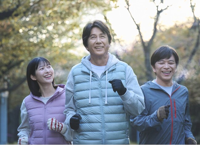 草刈正雄さん、武田真一さん出演の薬用養命酒新CM「ウォーキング」篇を11月1日よりOA開始。