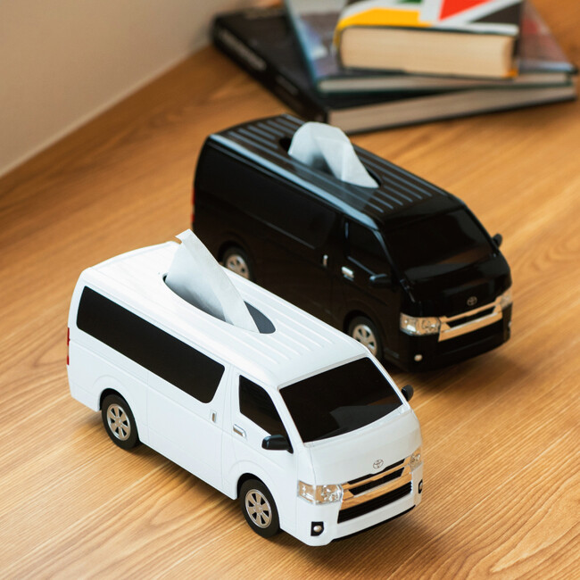 まるで特大ミニカー！ハイエース型ティッシュケースが日本自動車博物館に登場！