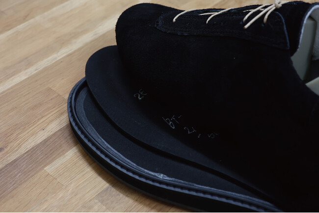 【blueover】定番モデルのマイキーから、マッケイ仕様の革靴ライクなソールを装備したマイキーMCがリリース