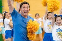 元北海道日本ハムファイターズ・杉谷拳士、チアに初挑戦！キレキレダンス披露！中高生から“黄色い”声も。「部活を頑張る学生に差し入レモン」プロジェクト始動！強豪チア部にサプライズ訪問！動画公開。ポッカサッポロレモンアンバサダー、ポンポンを振ってスマイル