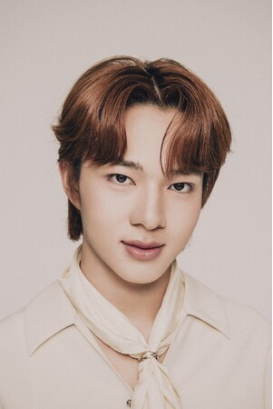 タイの大人気俳優・シンガーNuNew（ヌニュー）、日本デビューシングル『渋谷のBARで初めてのデイト』のジャケ写を公開！