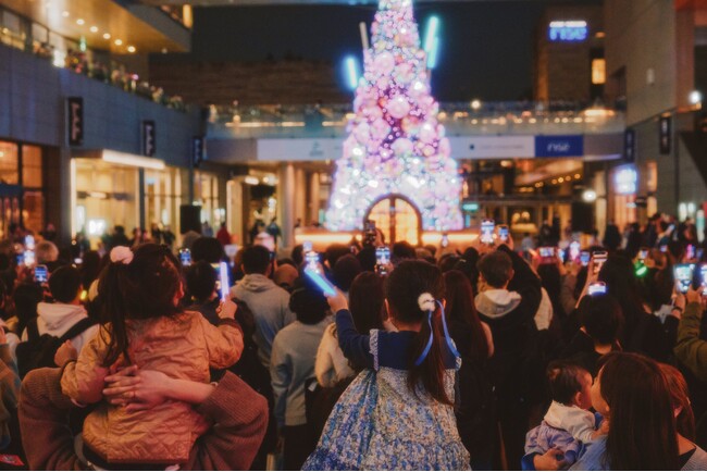 二子玉川ライズ クリスマス2024　5年ぶりにクリスマスツリー・イルミネーション点灯式を開催　クリスマスツリー「the Blooming Tree」が11月12日（火）から点灯開始