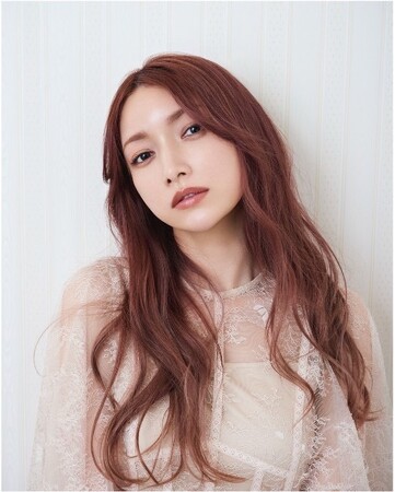 セレクトコスメショップ「shop in（ショップイン）」で開催中のコスメイベント『shop in Holiday』のスペシャル企画オフィシャルアンバサダーに後藤真希さんが就任！