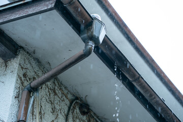 雨樋が火災保険で無料で修理できます!保険申請の窓口が火災保険給付金を利用した雨樋修理サポートを新規開始しました!!