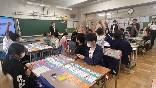 「人生の練習」ができる学校向け金融/キャリア教育ゲームを小学6年生60名に実施