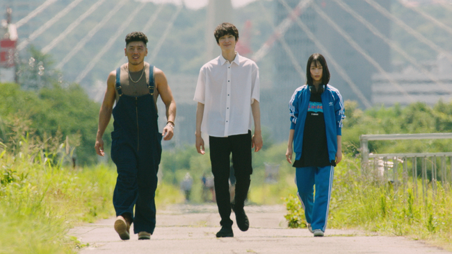 天才詐欺師・氷室（岡田将生）、元女優・美来（森川葵）らの連携プレー！