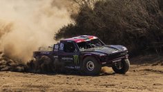 「OPEN COUNTRY」装着車両チームが「SCORE World Desert Championship」年間チャンピオンおよびBAJA 1000クラス優勝を達成