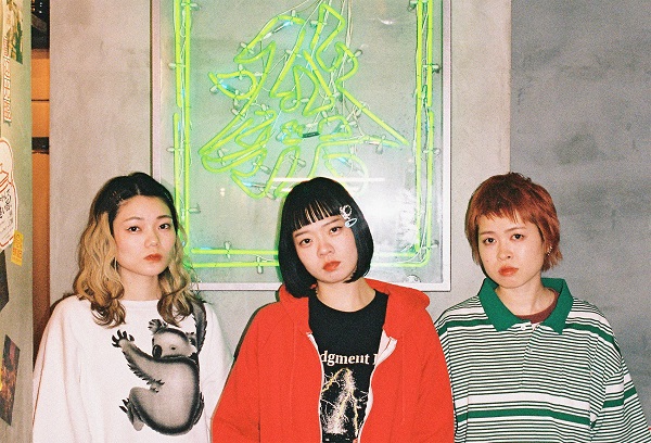 かわさきスペシャルサポーターSHISHAMO・sumikaの写真展を市役所本庁舎で開催！「かわさき100フェス」の着用衣装も特別展示します！