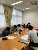 企画を考える学生スタッフ達2