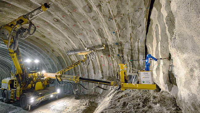 「自動火薬装填システム」でトンネル切羽発破に成功