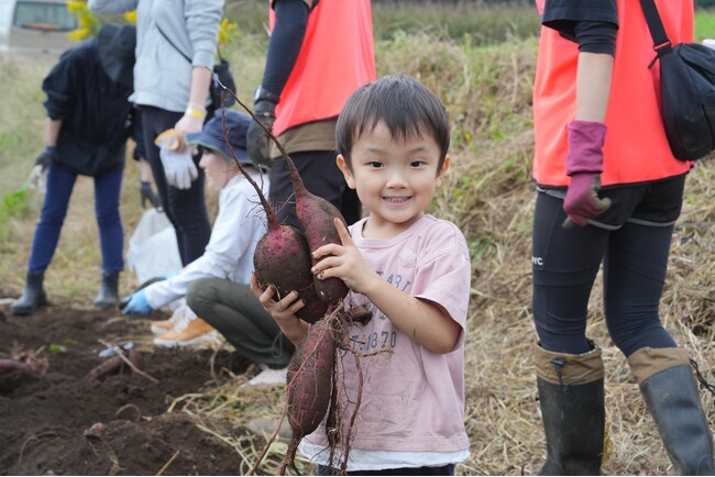 はいチーズ！ベジ × 大空と大地のなーさりぃ　子どもの個性や興味を引き出す食育活動がさらに進化！