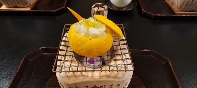 【ZESDA通信Vol.25（2024年11月号）】年に一度しか味わえない体験。採れたての馬路村産ゆずを使用したフルコースの開発にチャレンジ