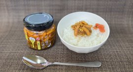 柿の種のオイル漬け　新潟カレーとご飯