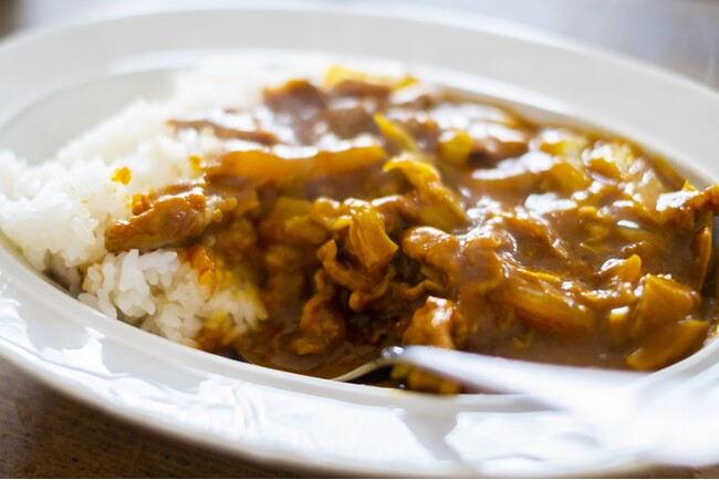 カレーライス物価、1食371円　7カ月連続で最高値　コメ価格高騰の影響大、今後さらに値上がり予想　11月は380円到達へ