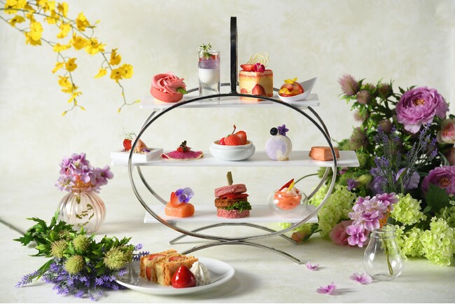 【THE GRAND GINZA】花咲く苺のアフタヌーンティー　2025年1月16日～4月30日の期間限定で販売。予約受付中！