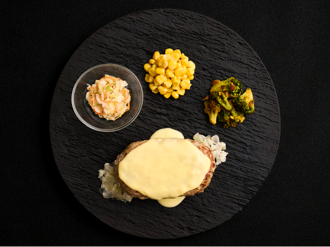 ハンバーグ5レンジャー企画第二弾！豆乳入りの濃厚なクリームソースが食欲をそそる「幸せの黄！コーンクリームハンバーグ」が12月10日（火）から新登場