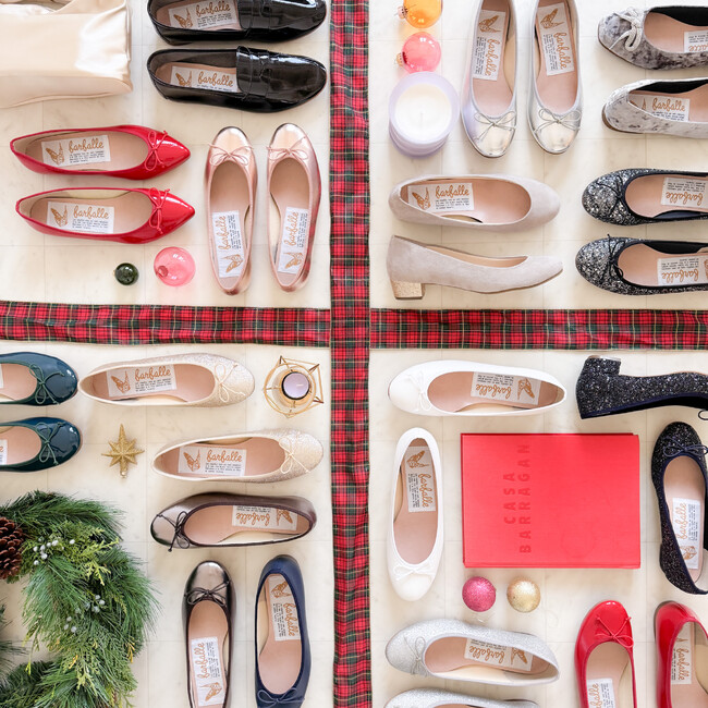 期間限定【ファルファーレ】お客さまの声でオーナメントが増え完成するクリスマスツリー公開。ECサイトとSNS連動イベント開催。