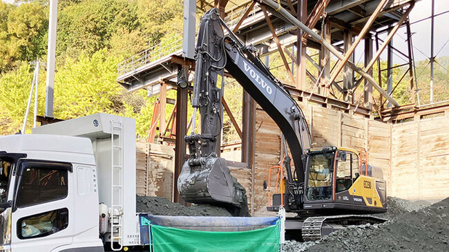 20ｔ級バッテリー式油圧ショベルを建設現場に国内初導入