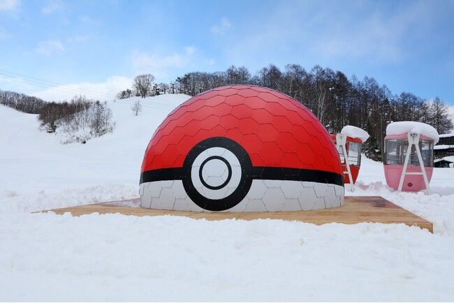 鹿島槍スキー場「ポケモンスノーアドベンチャー」にモンスターボール型のドームテントが登場！