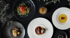 結婚式場という非日常空間で、マダイのポワレやオリーブ牛のロティなど至高のフレンチに舌鼓！湘南鎌倉クリスタルホテルが、今年もクリスマス限定ディナーを実施