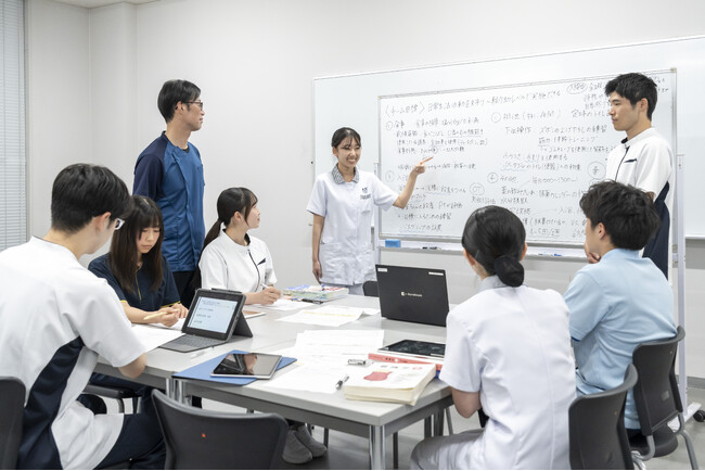 麻生専門学校グループが描く多職種連携教育の未来　ー 九州屈指の大規模IPE合同学習を実施 ー