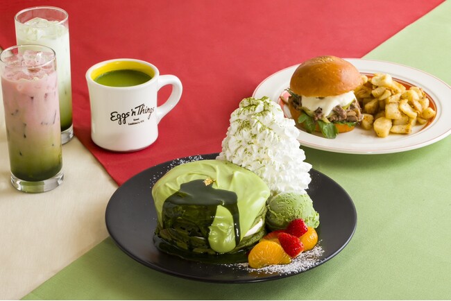 【Eggs ’n Things】新年を彩る、抹茶好きも必見の華やかなメニューが登場！「宇治抹茶ラテパンケーキ」「すき焼きバーガー」12月26日（木）～1月27日（月）
