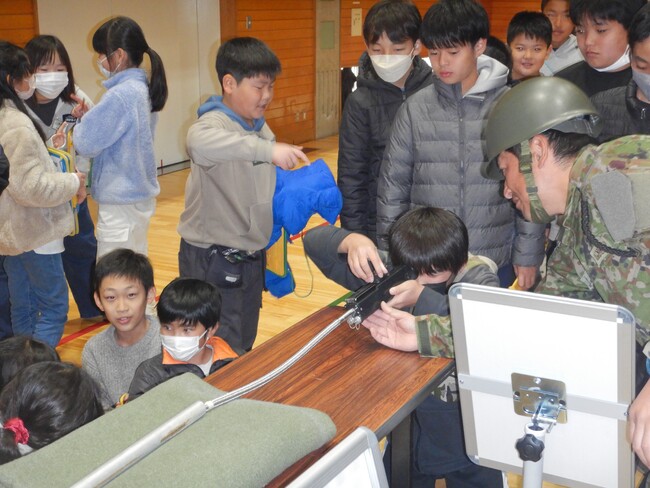 【茨城県五霞町】町立小・中学校で「小中合同避難訓練」を開催!自衛隊協力のもと「防災体験学習」も実施