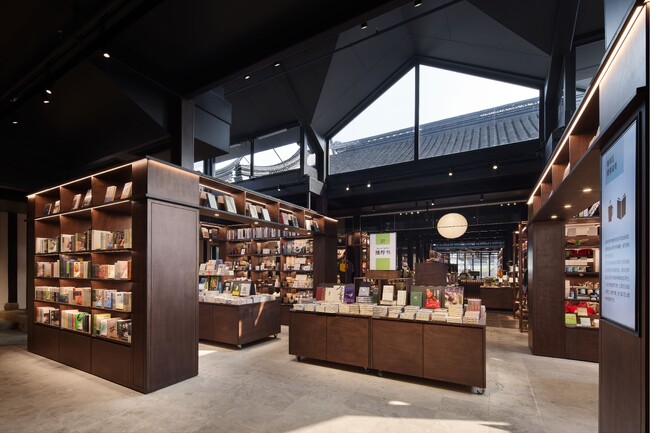 国家５A級観光地に初出店 「TSUTAYA BOOKSTORE 無錫恵山映月里（ムシャクフイシャンインユエリ）店」12月28日OPEN