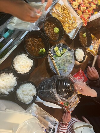 【イベントレポート】国産和牛を活かしたビーフシチュー!ビンゴ大会に本のプレゼントもある子ども食堂を実施しました!