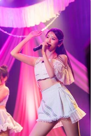 元RIZINガール倉智天彩（現在：蒼水天彩）がアイドルデビュー！自身の９頭身スタイルで会場ファンを魅了いたしました！