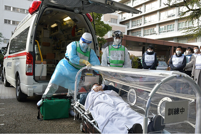 高槻市と大阪医科薬科大学病院がMERS患者発生を想定した合同訓練を実施
