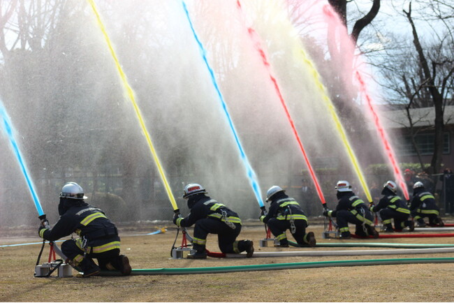 熱い意気込みを披露する消防出初式を開催