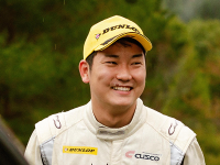 BIGLOBEがプロレーシングドライバーをサポート　～プロラリードライバー長尾綱也選手に加え、プロドリフトドライバーである山中真生選手と深田一希選手も支援～