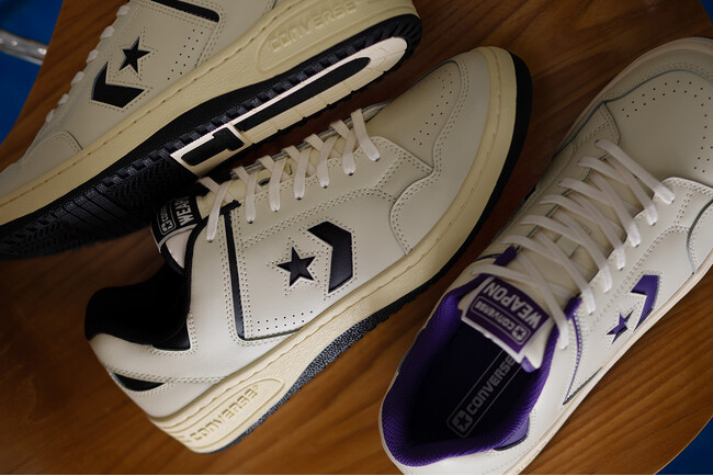 多彩なスタイリングで魅せるコンバースの名作〈WEAPON〉から新色が登場