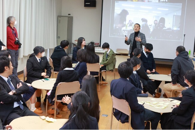 紀伊民報と連携し「防災」をテーマとした探究ワークショップを実施