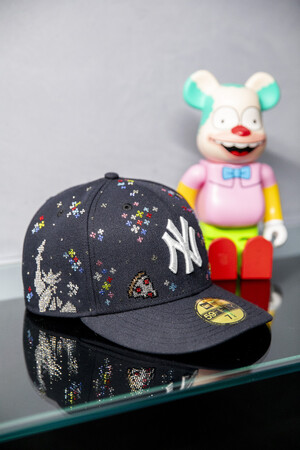 LA発のJewel Cap「Couture(クチュール)」から、各球団のホームタウンにフューチャーした「ICON」コレクションの第一弾「ICON - New York Yankees」が発売。