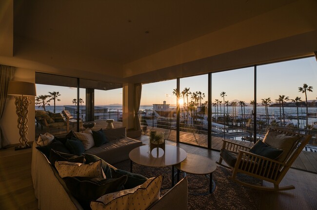 【マリブホテル5周年記念】専属シェフによる船上ディナーやプライベートクルーズを提供。マリーナだからこそ叶うラグジュアリープランが遂に登場。都心から60分の至高のリゾートステイで非日常体験を。