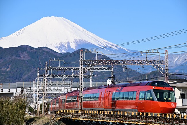 冬の箱根旅行は一層お得！ロマンスカーの往復特急料金が実質無料　１月２７日から「電子特急券無料引換券付デジタル箱根フリーパス」限定販売