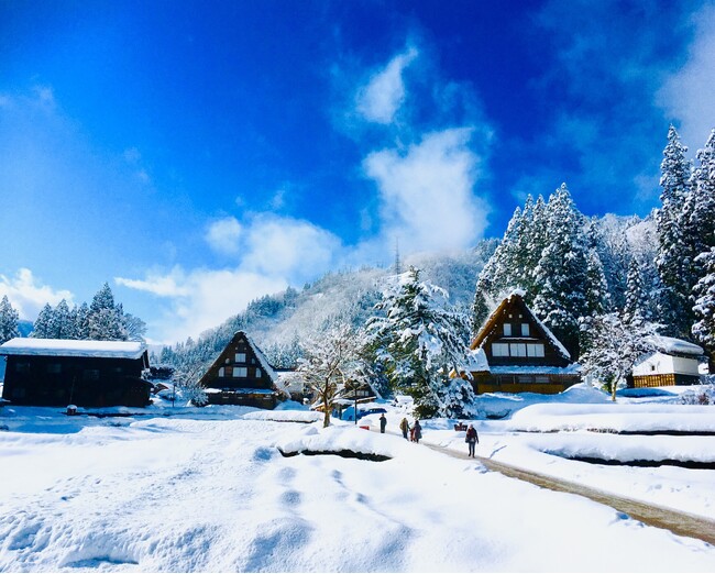 冬だけの絶景!世界遺産「五箇山」「飛騨高山」温泉・美食も楽しむ【富山・飛騨紀行】 好評発売中!