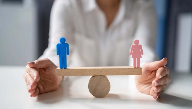 「恋愛観」の男女差調査：一目惚れから同棲観まで、恋愛２択アンケートで見えた“意外なギャップ”！