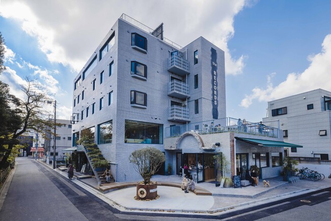 ついに八冠の受賞を達成！地域とともに新たな価値を紡ぐ複合商業施設「the RECORDS」