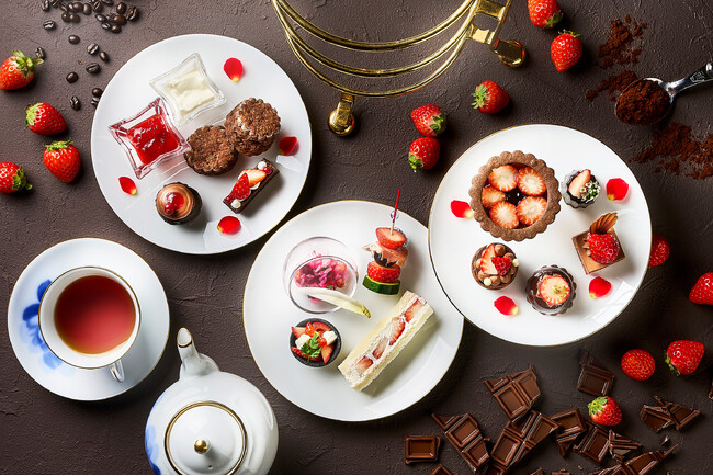 【ウェスティン都ホテル京都】⽢く、香り高く。いちごとチョコレート、コーヒーが織りなす「ブラック＆レッド」のいちごのアフタヌーンティー ノワール販売開始