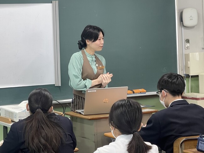ホテル業界の未来を切り開く！大阪市内の中学生に向けたキャリア職業講話を実施
