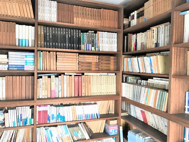 のこのこ書店では、AI×目利きによるオンライン買取「のこのこ買取」を開始します。