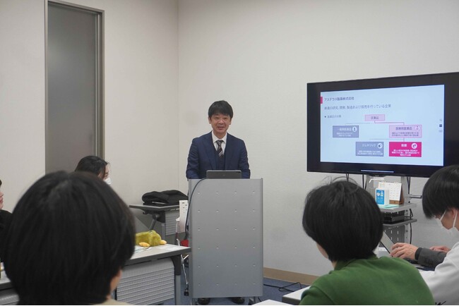【新潟医療福祉大学】大手製薬会社による特別講義を実施!将来のキャリアを考える機会を創出!