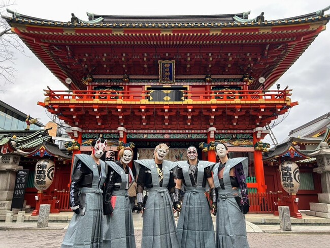 SNS総フォロワー数150万人超え！謎のお面ダンス集団「O-MENZ」神田明神での節分祭に登場。