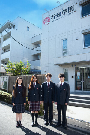 《留学生向け学生服の発売を開始》～大学入試面接における第一印象をサポート～