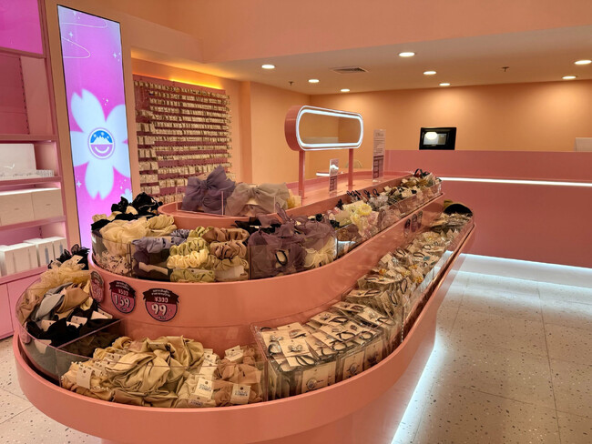 国外取り扱いスタート。タイでオープンする「reiwatakiya」ブランド内でルナアースの商品が展開されます。